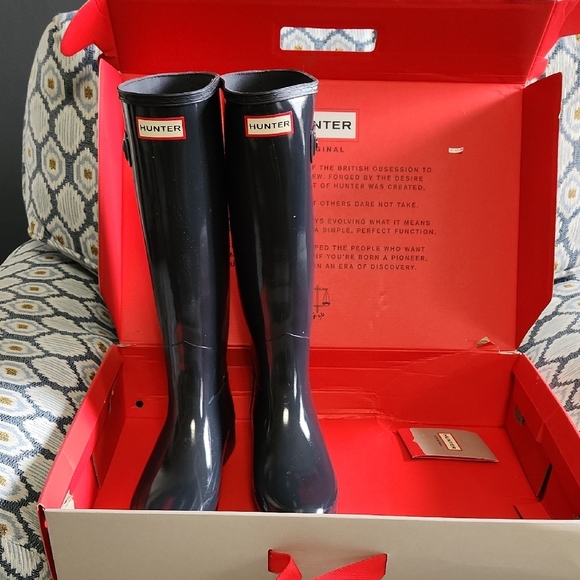Hunter Shoes - Hunter Women's dark slate gloss tall original Rain Boots. VGUC.